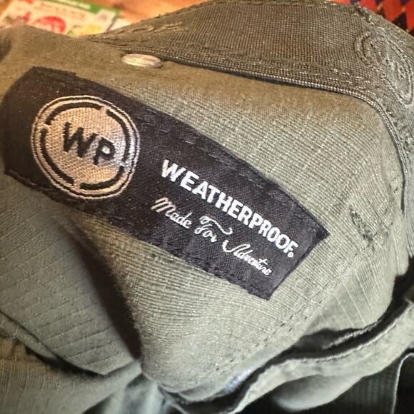 Weatherproof Green Casual Shorts – Size 38 - Picture 3 of 9